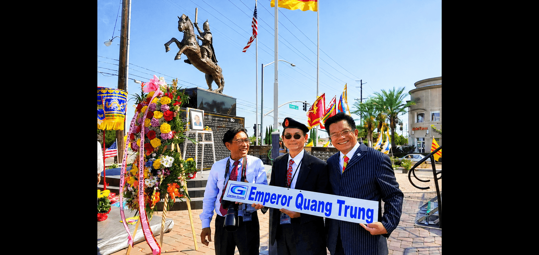 Phat Bui at the Emperor Quang Trung statue dedication